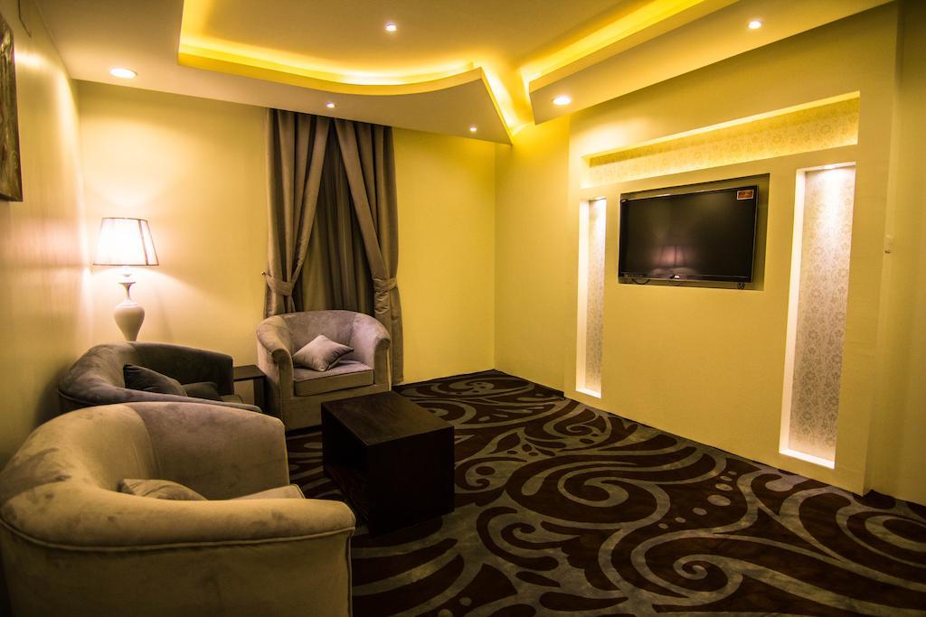 Rest Night Hotel Suites - Al Moroj Rijád Pokoj fotografie